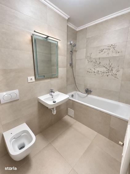 Apartament cu 3 camere decomandat în Tractorul