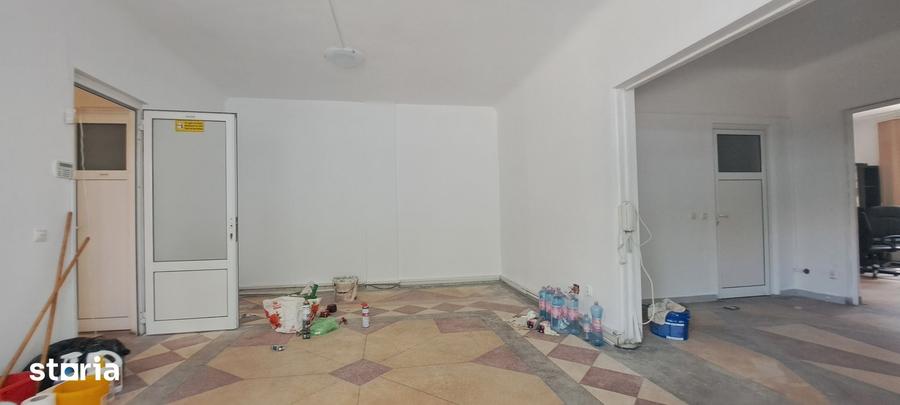 Casă cu 6 camere cu Teren 800 Mp în Rahova