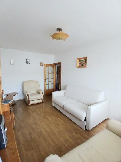 Apartament cu 2 camere decomandat în Exterior Vest