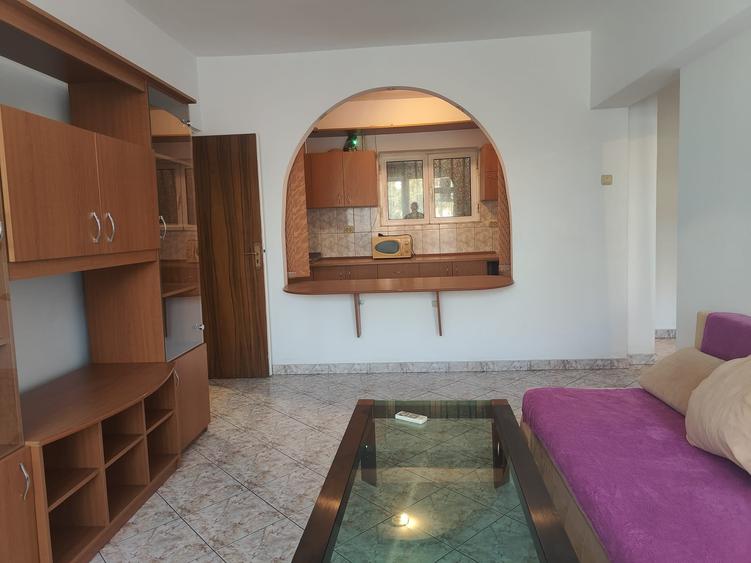Apartament cu 2 camere decomandat în P-ța Romană