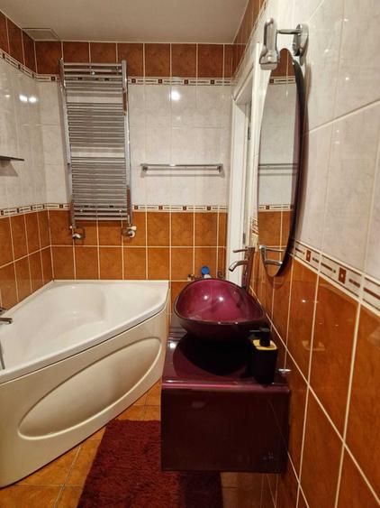 Apartament cu 2 camere decomandat în Petros