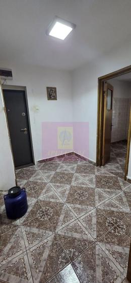 Apartament cu 2 camere decomandat în Poiana Câmpina