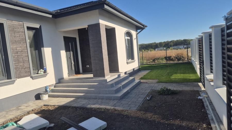 Casă cu 4 camere în Central