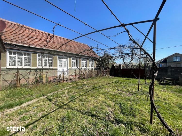 Casă cu 3 camere cu Teren 1500 Mp în Saca