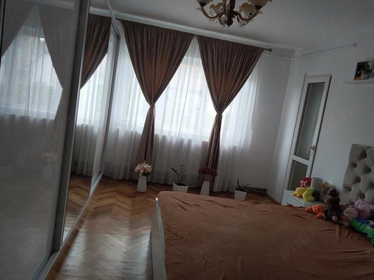 Apartament cu 4 camere decomandat în Micălaca