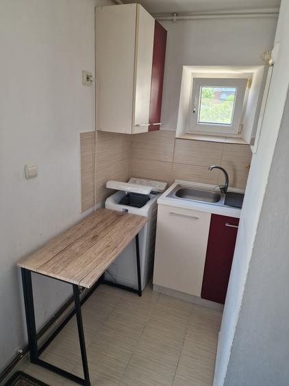 Garsonieră decomandată în Central