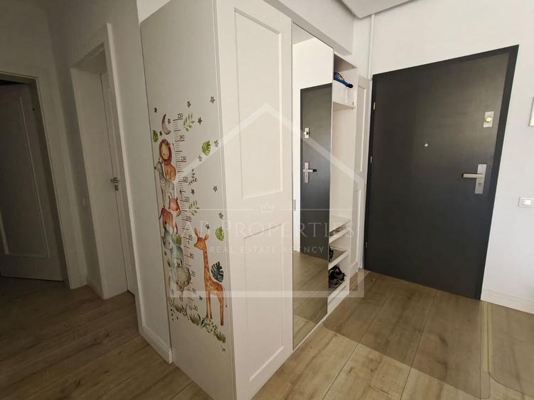 Apartament cu 2 camere semidecomandat, mobilat în Sisești