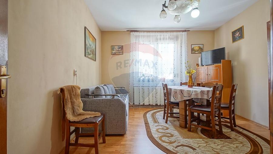 Casă individuală cu 2 camere cu Teren 120 Mp în Central