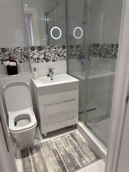 Apartament cu 3 camere decomandat în Exterior Vest