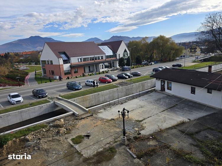 Spațiu comercial, de 3,000 mp, în Prundu Bârgăului