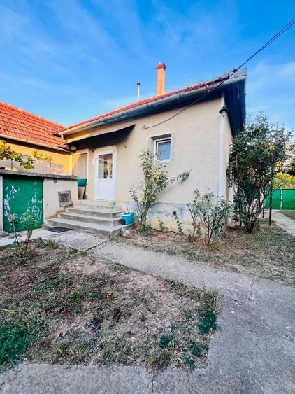Casă cu 4 camere în Frumușeni