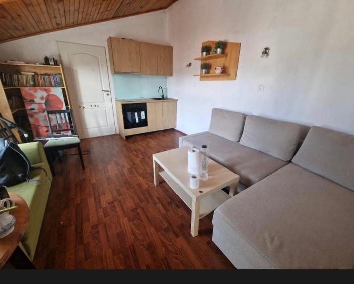 Apartament cu 3 camere decomandat, mobilat în Ultracentral