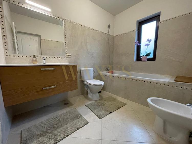 Duplex cu 5 camere cu Canalizare în Florești