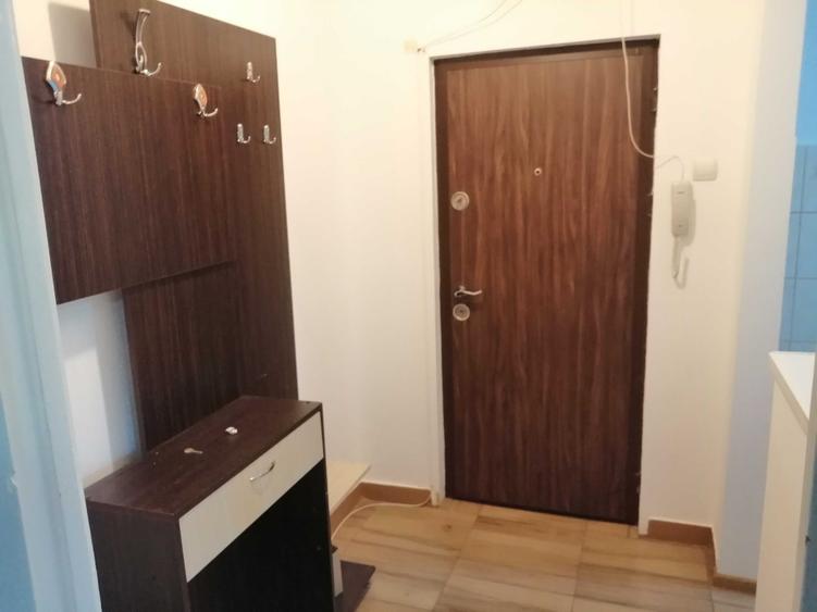 Apartament cu 2 camere semidecomandat în Decebal