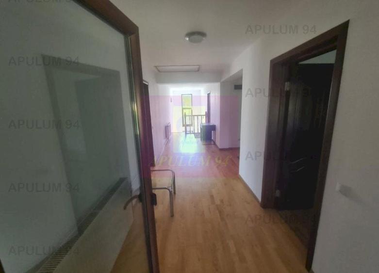 Casă individuală cu 6 camere decomandat cu Canalizare în Liceul Militar