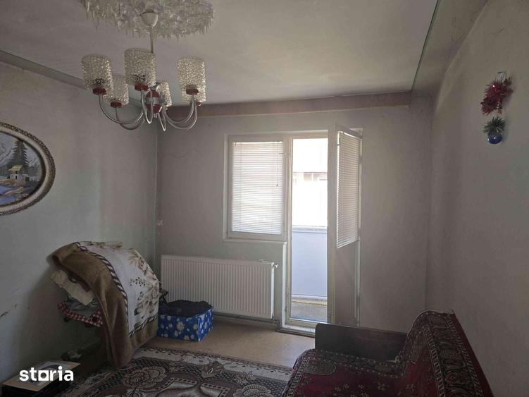 Apartament 3 camere Codlea decomandat et 2/4 9 Mai - 2
