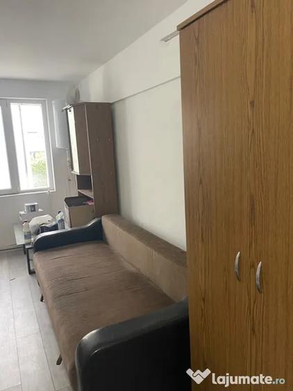 Garsonieră decomandată în Central