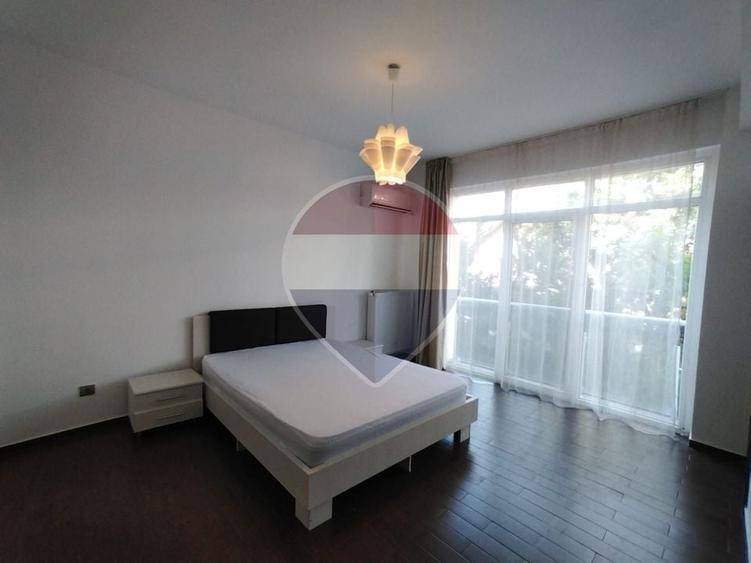 Apartament cu 2 camere, mobilat în Central