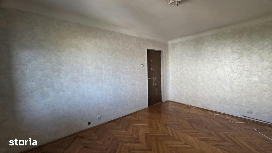 Apartament cu 4 camere decomandat în 1 Mai