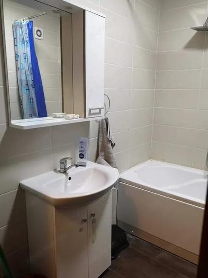Apartament cu 3 camere decomandat în Dacia