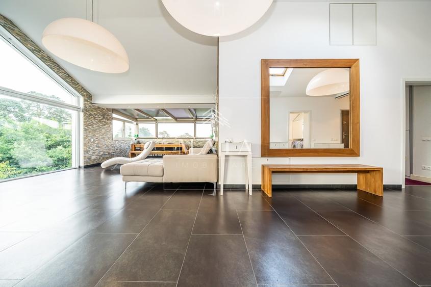 Apartament cu 3 camere decomandat în Sub Arini