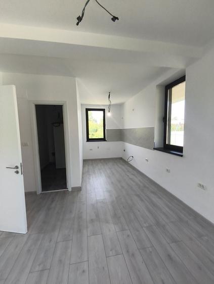 Duplex cu 4 camere cu Teren 250 Mp în Viile Noi