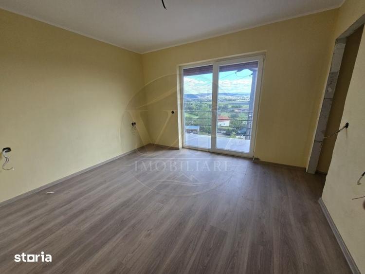 Apartament cu 3 camere în Cetate