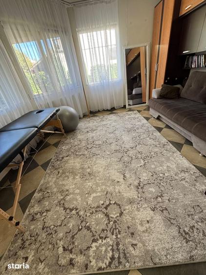 Casă cu 3 camere cu Teren 250 Mp în Central