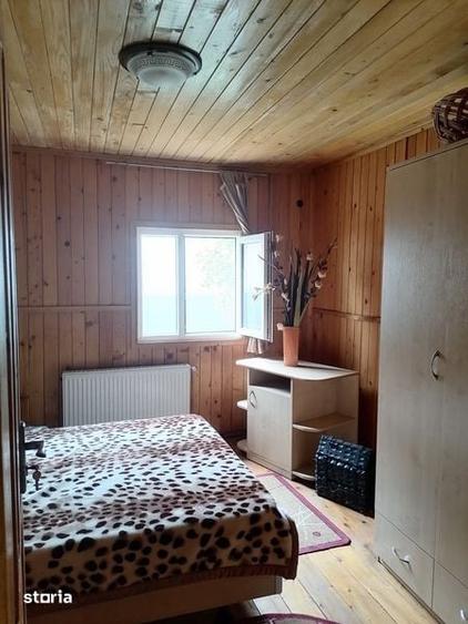 Casă cu 3 camere cu Teren 1450 Mp în Ghizdaru