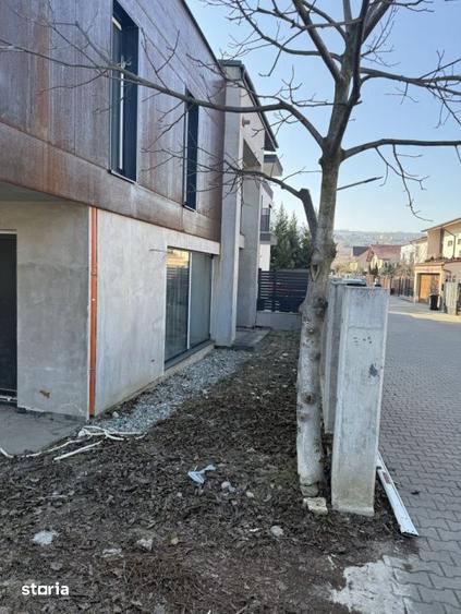 Casă cu 4 camere cu Teren 200 Mp în Borhanci