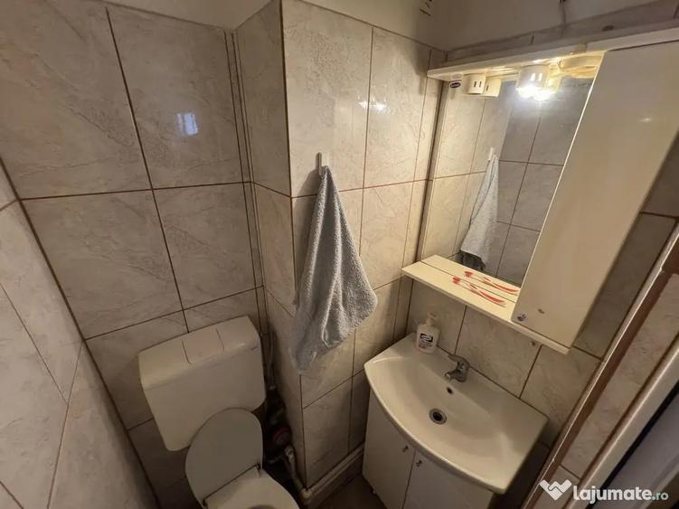 Apartament cu 4 camere decomandat, mobilat în Tomis Nord