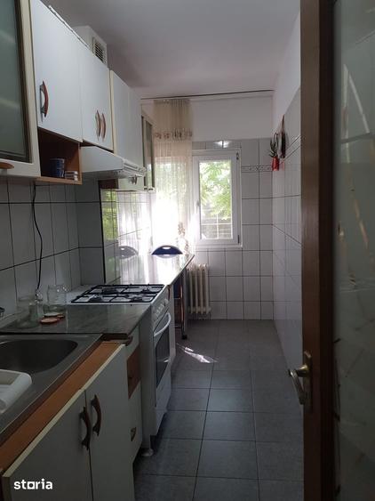 Garsonieră decomandată în Tei