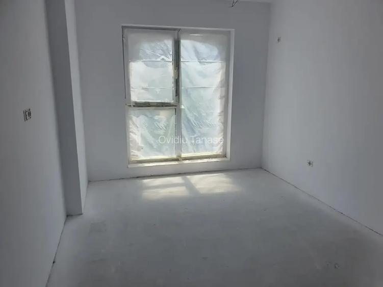 Apartament 2 camere decomandat, mutare rapida, metrou Teclu