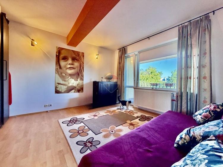 Casă individuală cu 8 camere cu Teren 1947 Mp în Corbeanca