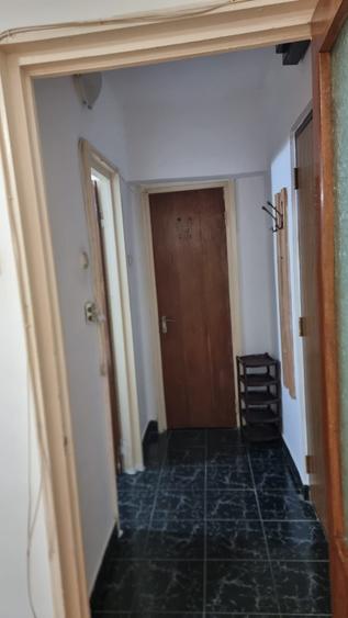 Garsonieră semidecomandată în Casa de Cultură