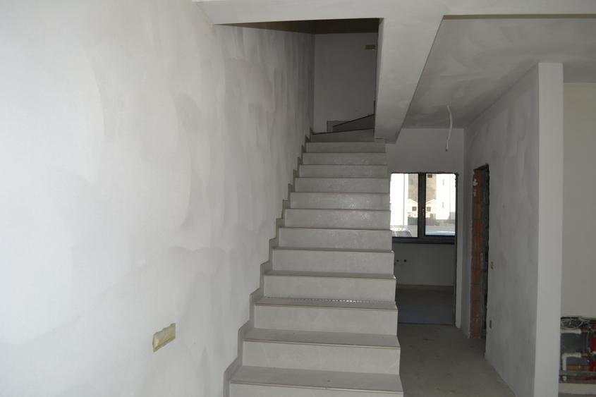 Casă cu 3 camere cu Teren 250 Mp în Sânpetru