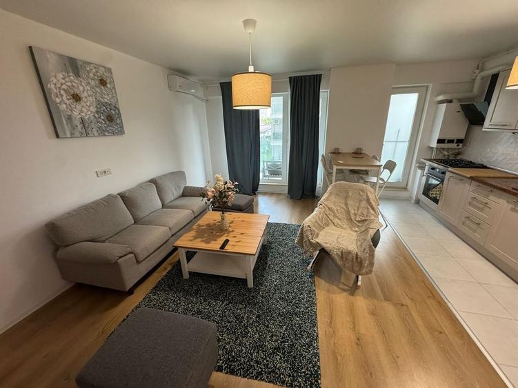 Apartament cu 2 camere decomandat, mobilat în Parcul Carol