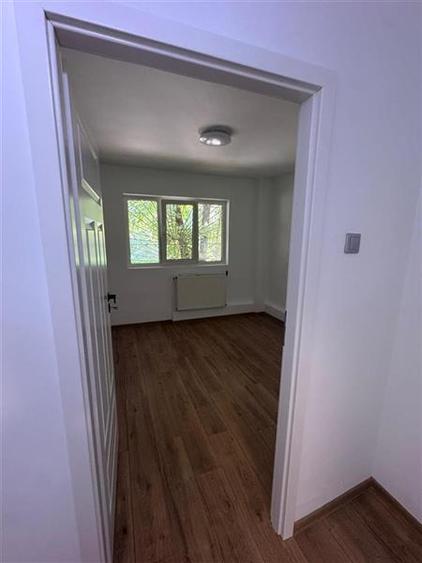 Apartament cu 4 camere decomandat în Tineretului
