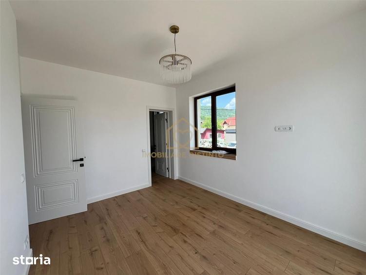 Casă cu 4 camere cu Teren 425 Mp în Valea Borcutului