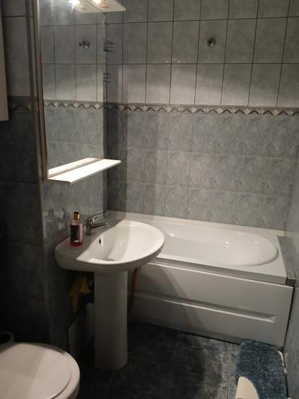 Apartament cu 3 camere decomandat, mobilat în Bucovina