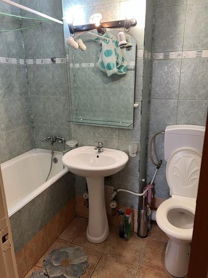 Casă cu 2 camere decomandat în Titan