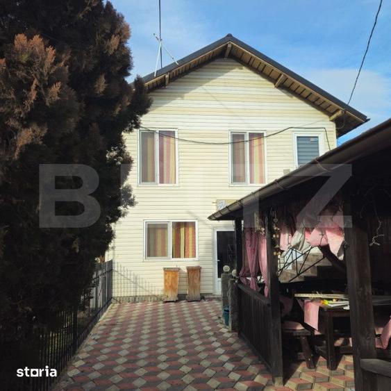 Casă cu 7 camere cu Teren 250 Mp în Răzvad