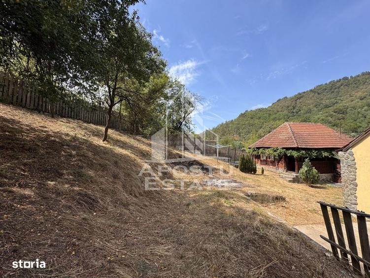 Casă cu 4 camere în Dăbâca
