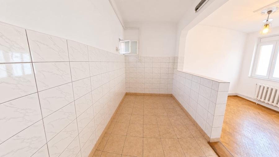 Casă individuală cu 4 camere cu Canalizare în Nord-Vest