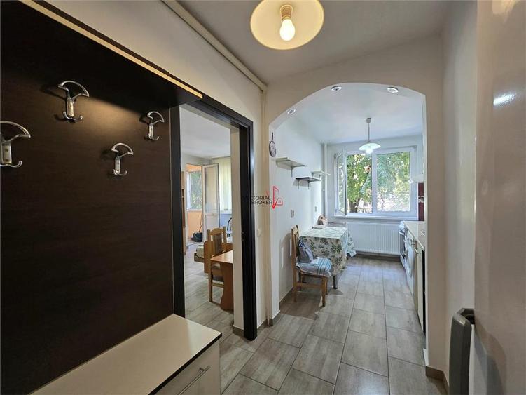 Apartament cu 2 camere semidecomandat în Colentina