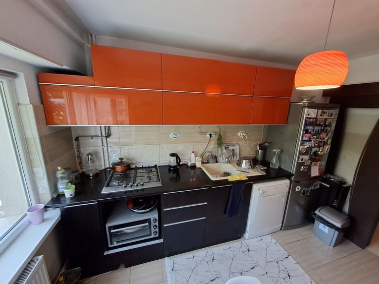 Apartament cu 3 camere decomandat, mobilat în Tomis III