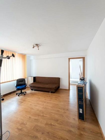 Apartament cu 2 camere semidecomandat, mobilat în Complex Studențesc