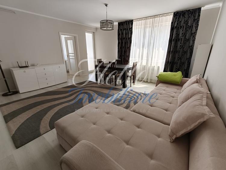 Apartament cu 3 camere decomandat, mobilat în Florești