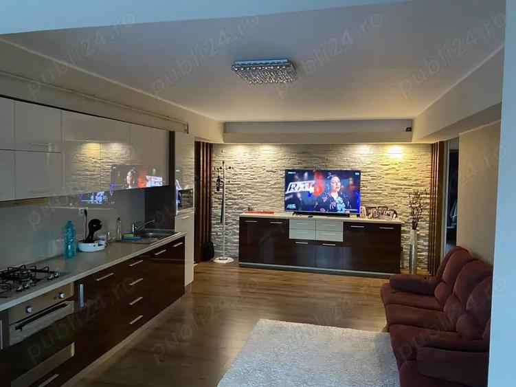 Apartament cu 3 camere decomandat, mobilat în Faleza Nord