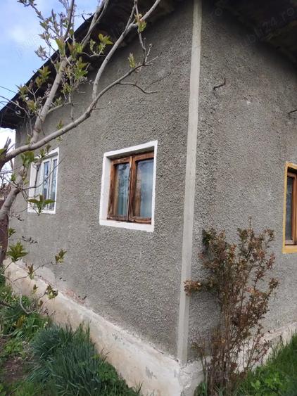 Casă cu 2 camere cu Teren 6700 Mp în Filipeștii de Târg